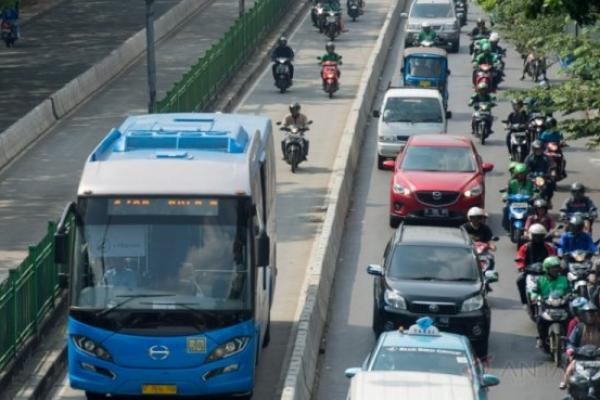 Tarif Ojek Naik, Mendongkrak Penumpang Angkutan Umum di Jakarta